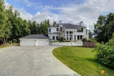 6820 Gunnison Dr, Anchorage, AK 99516 | MLS# 25-10641 | Trulia