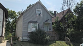 3544 North 11th St, Milwaukee, WI 53206 | Trulia