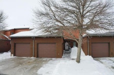 1431 15th St SW, Minot, ND 58701 | MLS# 230015 | Trulia