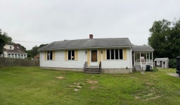 31 Charles St, Swansea, MA 02777 | MLS# 73276867 | Trulia