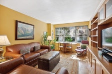 15 W 72nd St #2R, New York, NY 10023 | Trulia 15 W  72nd St #2R, New York, NY 10023 | Trulia