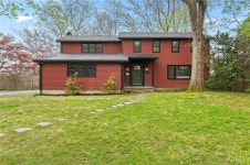 5 Palisade Ln, Barrington, RI 02806 - See Est. Value, Schools & More