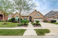6807 Fitzgerald Ct, Sugar Land, TX 77479 | MLS# 25962124 | Trulia