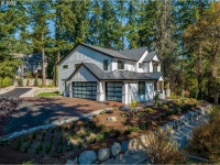 3095 SW Arnold St, Portland, OR 97219 | MLS# 22379996 | Trulia