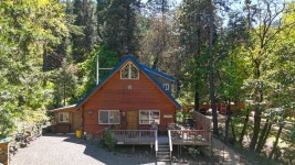 6692 Coleman Creek Rd, Medford, OR 97501 | MLS# 220200606 | Trulia