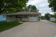 2100 Helmer St, Sioux City, IA 51103 | MLS# 829022 | Trulia