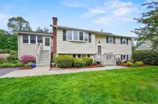11 Huron Dr, Hudson, MA 01749 - See Est. Value, Schools & More