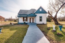 3913 Lee St, Greenville, TX 75401 - See Est. Value, Schools & More