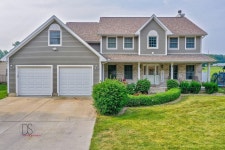 1127 Country Oak Dr, Ottawa, IL 61350 | MLS# 11184299 | Trulia