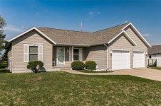 5845 Robinwood Ln, Marion, IA 52302 | MLS# 2106269 | Trulia
