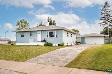 11 Edison Blvd, Silver Bay, MN 55614 | MLS# 6098739 | Trulia