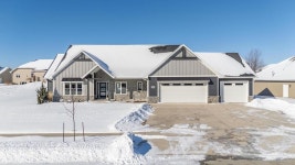 6591 North HEADWALL CIRCLE, Appleton, WI 54913 - See Est. Value, Schools & More