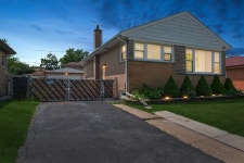 7428 Crawford Ave, Skokie, IL 60076 | MLS# 12404435 | Trulia