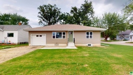 518 Spruce St, Cherokee, IA 51012 | MLS# 829003 | Trulia