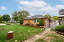 9044 S 50th Ave, Oak Lawn, IL 60453 | MLS# 11261640 | Trulia