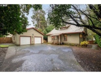 3203 SE 6th Ave, Portland, OR 97202 - See Est. Value, Schools & More