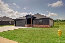 5592 W Mangrove St, Springfield, MO 65802 - See Est. Value, Schools & More 5592 W  Mangrove St, Springfield, MO 65802 - See Est.... 