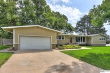939 S 89th St, Omaha, NE 68114 - See Est. Value, Schools & More 939 S  89th St, Omaha, NE 68114 - See Est. Value, Schools & More