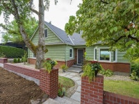 6951 SW 33rd Ave, Portland, OR 97219 - See Est. Value, Schools & More