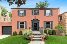 6665 N Sioux Ave, Chicago, IL 60646 | MLS# 11195555 | Trulia
