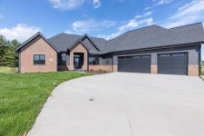 7594 Colonial Way, Verona, WI 53593 | MLS# 1941964 | Trulia