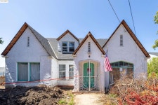 7541 Outlook Ave, Oakland, CA 94605 | MLS# 41103079 | Trulia
