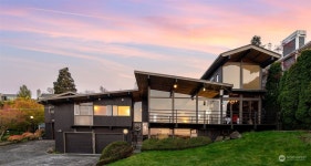 3653 W Commodore Way, Seattle, WA 98199 | MLS# 2205109 | Trulia
