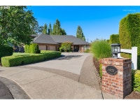 6029 NW Alfalfa Dr, Portland, OR 97229 | MLS# 23351826 | Trulia