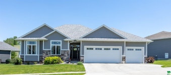 6571 Palm Valley Dr, Sioux City, IA 51106 | MLS# 828657 | Trulia