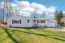 2796 Erie Dr, Akron, OH 44333 - See Est. Value, Schools & More