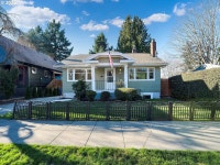 3829 SE 40th Ave, Portland, OR 97202 | MLS# 21403458 | Trulia