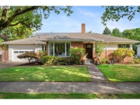3915 SE Rex St, Portland, OR 97202 - See Est. Value, Schools & More