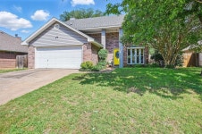 6316 Brookstone Dr, Arlington, TX 76001 | MLS# 20951371 | Trulia