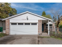 7335 SE Sherrett St, Portland, OR 97206 | MLS# 23429212 | Trulia