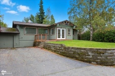 6967 Town And Country Pl, Anchorage, AK 99502 - See Est. Value, Schools & More
