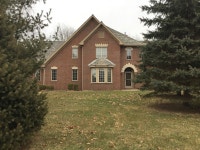 5562 Hilltop Ln, Libertyville, IL 60048 - See Est. Value, Schools & More