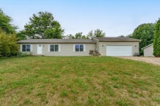 5694 Angelo Ave, Kalamazoo, MI 49048 | MLS# 23024064 | Trulia