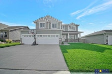 7349 Yankee Woods Dr, Lincoln, NE 68516 | MLS# 22122558 | Trulia