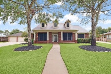 2827 Love Ct, Friendswood, TX 77546 - See Est. Value, Schools & More