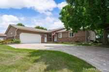 5932 Valley Lane Dr SE, Kentwood, MI 49508 - See Est. Value, Schools & More