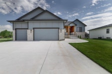 5829 N Edwards Ct, Wichita, KS 67204 | MLS# 620257 | Trulia 5829 N  Edwards Ct, Wichita, KS 67204 | MLS# 620257 | Trulia