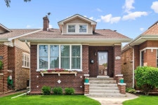 4926 N Kildare Ave, Chicago, IL 60630 | MLS# 11189529 | Trulia