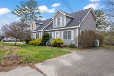 381 US Route 1, York, ME 03909 - See Est. Value, Schools & More