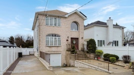 4796 Hylan Blvd, Staten Island, NY 10312 - See Est. Value, Schools & More