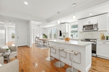 371-2 Metropolitan Ave, Roslindale, MA 02131 | MLS# 73083612 | Trulia