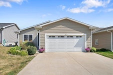 5674 Summerland Dr, Waterloo, IA 50701 | MLS# 20233131 | Trulia