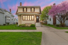 6834 30th Pl, Berwyn, IL 60402 - See Est. Value, Schools & More
