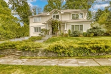 25 Bay Driveway, Manhasset, NY 11030 | MLS# 3553799 | Trulia