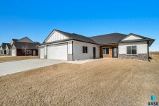 5912 W McKinley St, Sioux Falls, SD 57107 | MLS# 22500569 | Trulia 5912 W  McKinley St, Sioux Falls, SD 57107 | MLS# 22500569... 