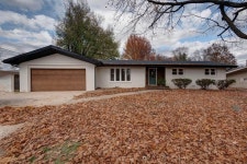 2821 E Eastmoor St, Springfield, MO 65804 | MLS# 60196003 | Trulia